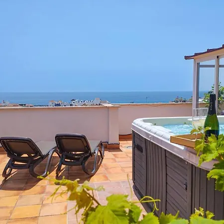 Apartment Penthouse With Jacuzzi And Spectacular Sea Views