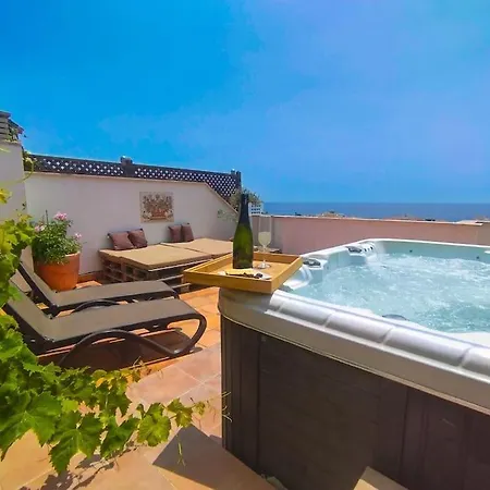 Apartment Penthouse With Jacuzzi And Spectacular Sea Views