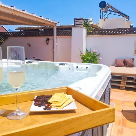 Apartment Penthouse With Jacuzzi And Spectacular Sea Views Nerja