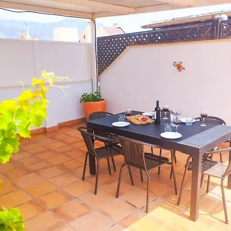 Penthouse With Jacuzzi And Spectacular Sea Views Daire