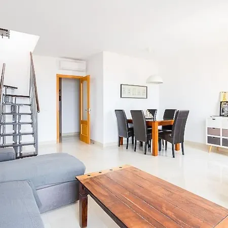 Διαμέρισμα Penthouse With Jacuzzi And Spectacular Sea Views